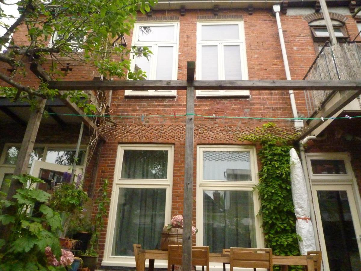 Cessinas Bed & Breakfast Groningen Bagian luar foto