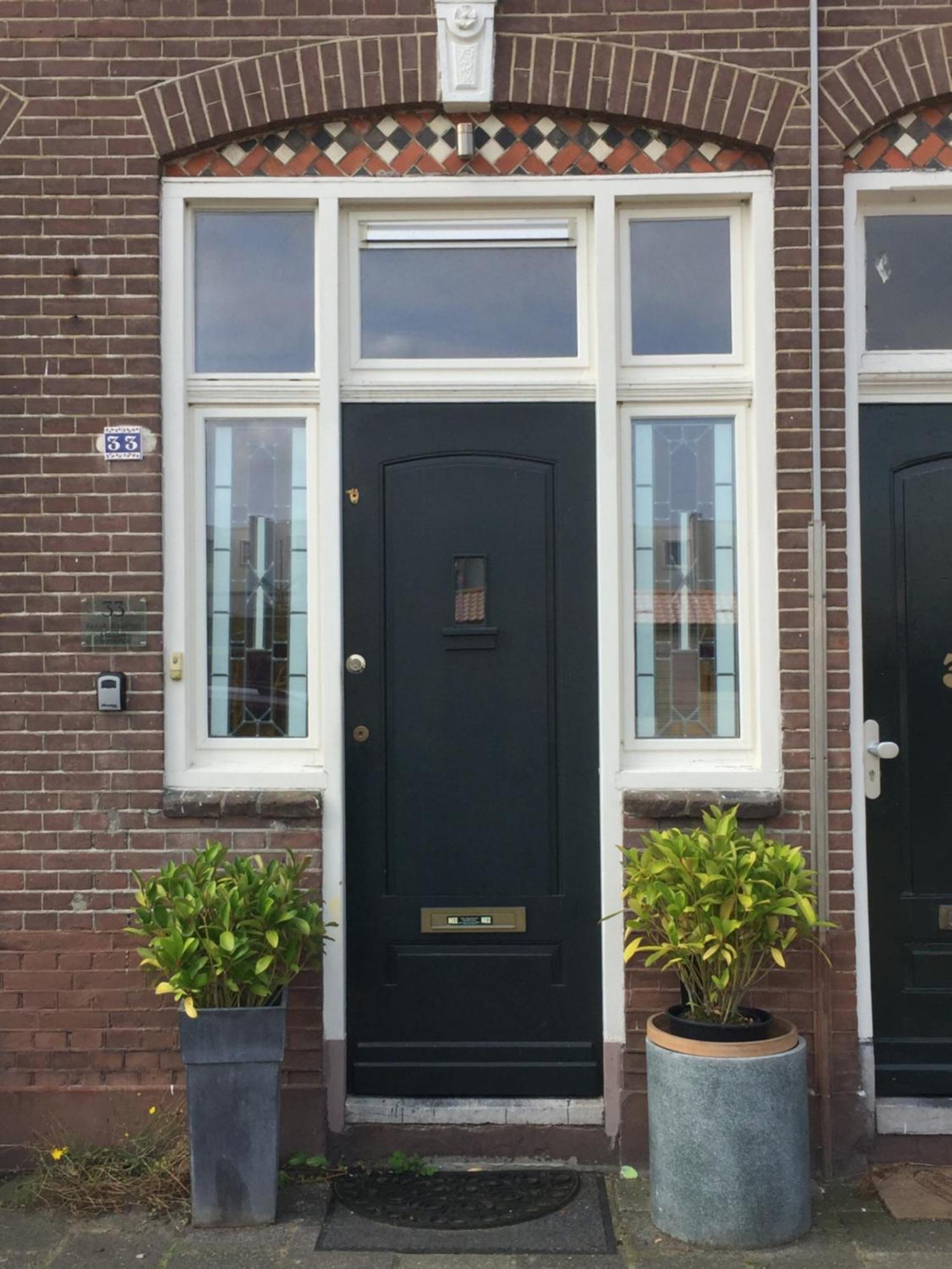 Cessinas Bed & Breakfast Groningen Bagian luar foto